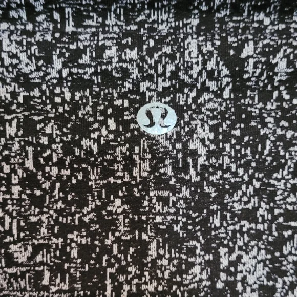 Lululemon Athletica Black and Gray Patterned Leggings - Picture 4 of 4